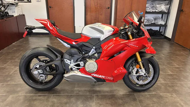 2026 Ducati Panigale V4 R — front three-quarter view