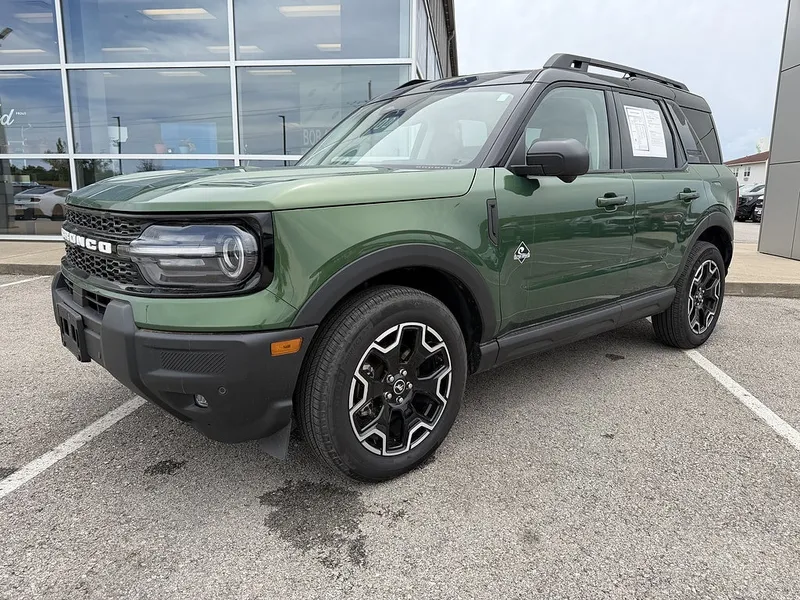2025 Ford Bronco Sport Outer Banks in Eruption Green — front three-quarter view