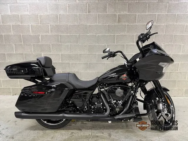2025 Harley-Davidson® FLTRX - Road Glide® — front three-quarter view