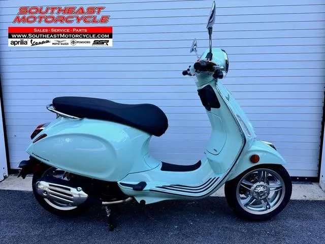 2025 Vespa Primavera 150 — front three-quarter view