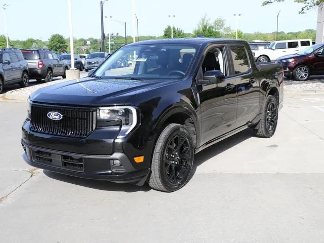 2026 Ford Maverick Lobo Standard in Shadow Black — front three-quarter view