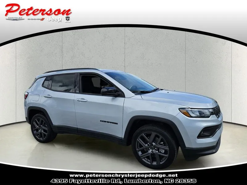2026 Jeep Compass COMPASS LATITUDE ALTITUDE 4X4 in Silver Zynith Metallic Clear-Coat Exterior Paint — front three-quarter view