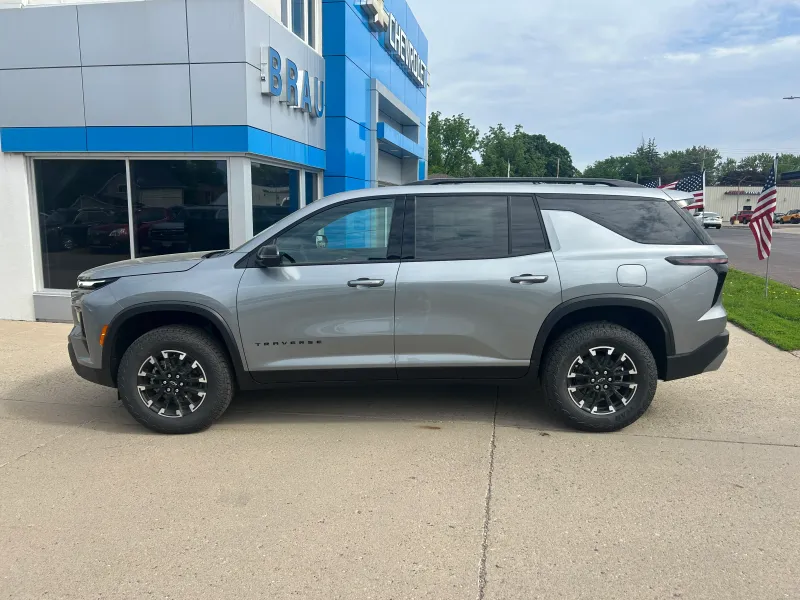 2026 Chevrolet Traverse Z71 — front three-quarter view