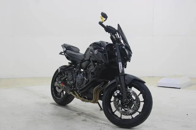 2021 Yamaha MT07MB — front three-quarter view
