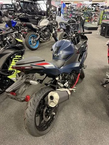 2026 Kawasaki Ninja® 500 SE ABS — front three-quarter view