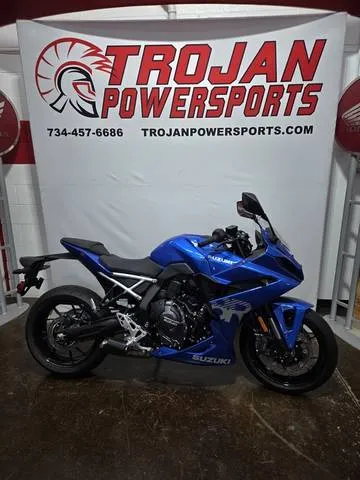 2026 Suzuki GSX-8R — front three-quarter view