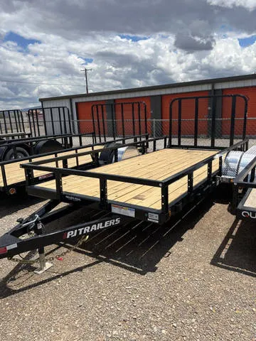2026 PJ Trailers U7121 — front three-quarter view