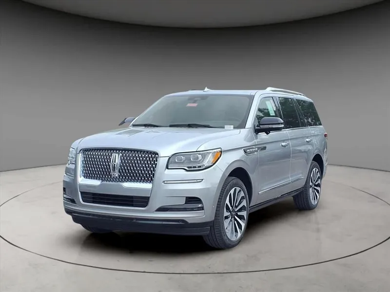 2024 Lincoln Navigator Reserve in Radiance Metallic — front three-quarter view