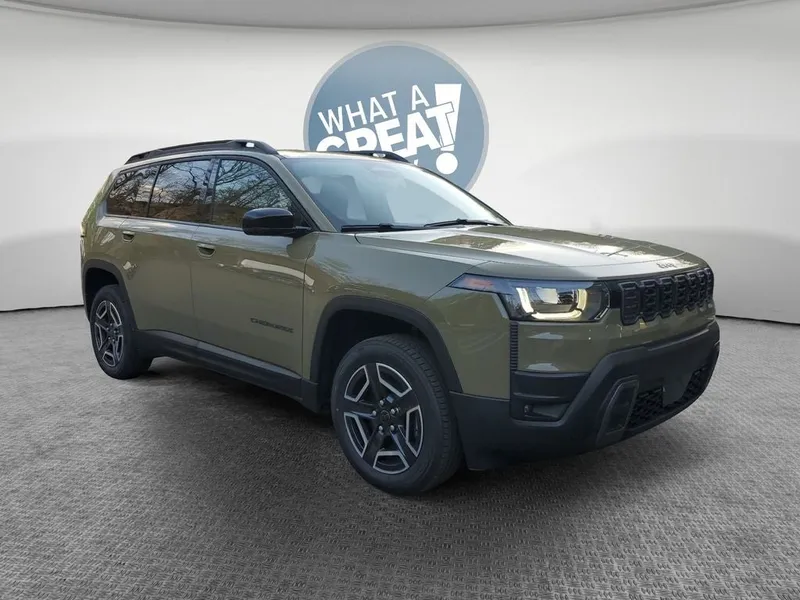 2026 Jeep Cherokee CHEROKEE LIMITED 4X4 in 41 Exterior Paint — front three-quarter view