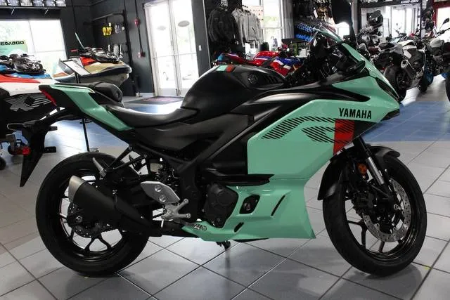 2026 Yamaha YZF-R3 — front three-quarter view