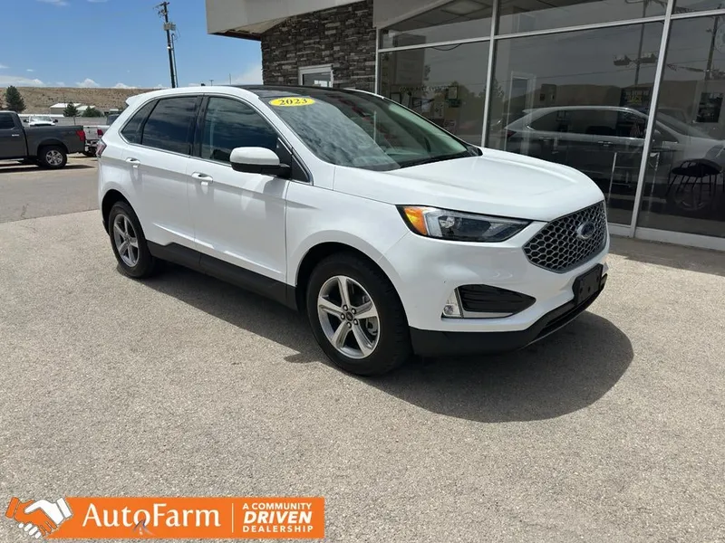 2023 Ford Edge SEL in Oxford White — front three-quarter view