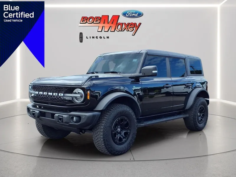 2023 Ford Bronco Wildtrak Advanced in Shadow Black G1 — front three-quarter view