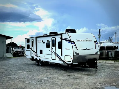 2022 Coachmen Freedom Express Select