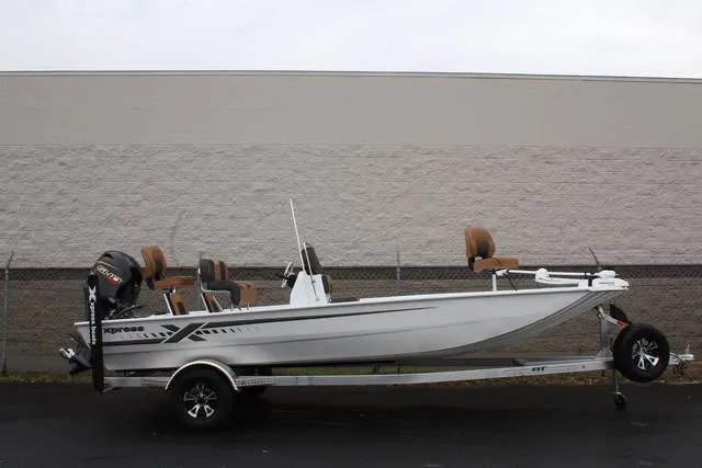 2026 Xpress Boats XP20CC — front three-quarter view