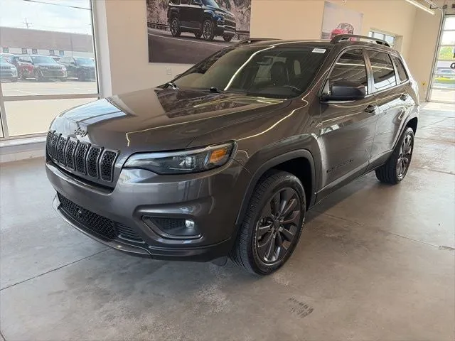 2021 Jeep Cherokee 80th Anniversary 4x4 in Granite Crystal Metallic Clearcoat — front three-quarter view