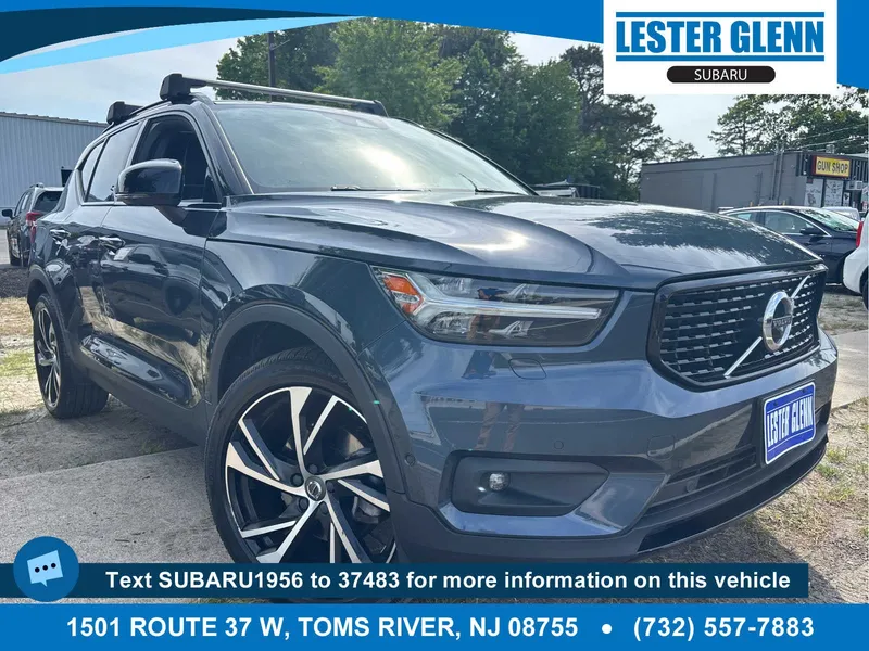 2022 Volvo XC40 R-Design in Thunder Grey Metallic — front three-quarter view