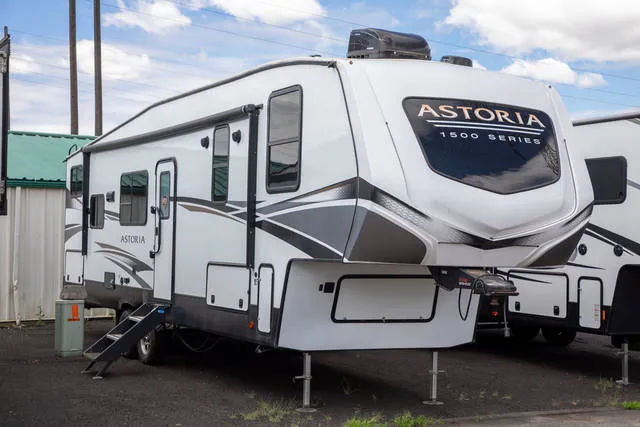 2022 Dutchmen Astoria 1500 2943BHF — front three-quarter view