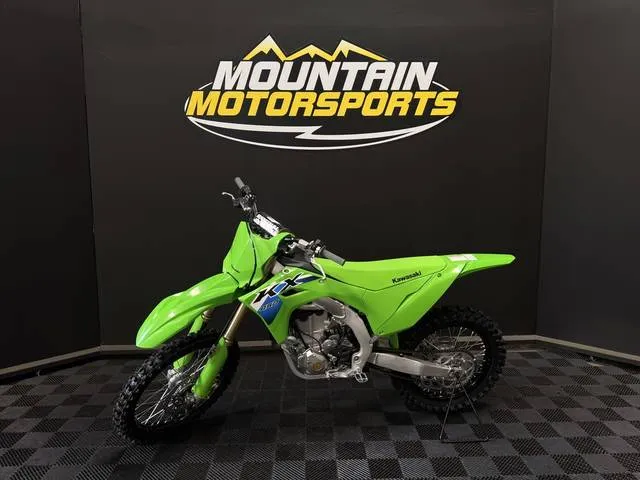 2026 Kawasaki KX™450 — front three-quarter view