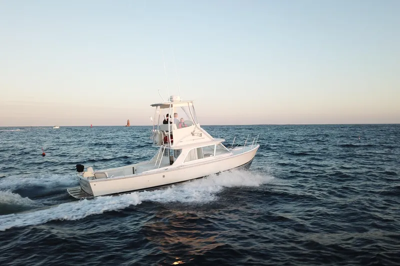 1973 Bertram 31 Flybridge Cruiser — front three-quarter view