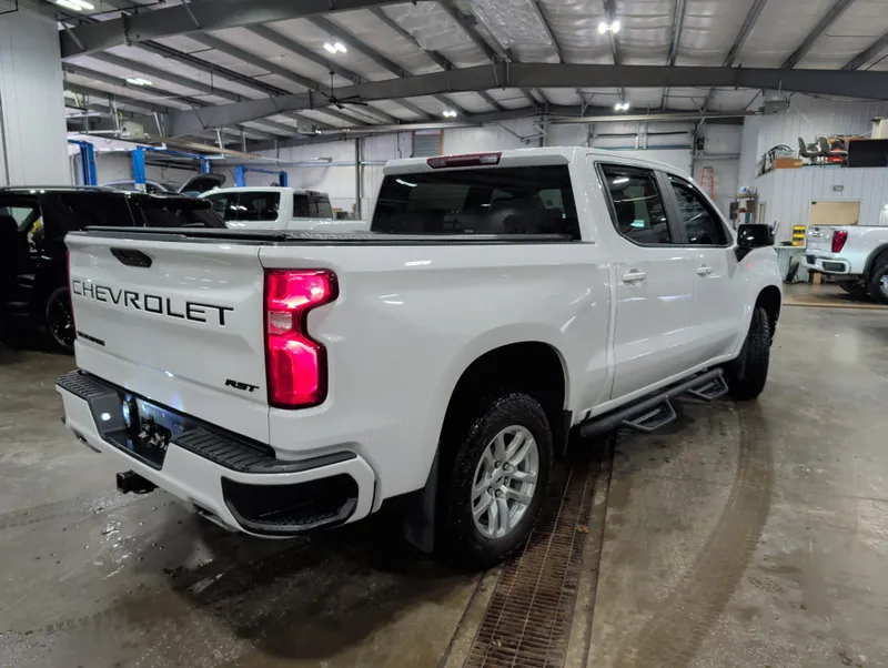 2021 Chevrolet Silverado 1500 — rear three-quarter view