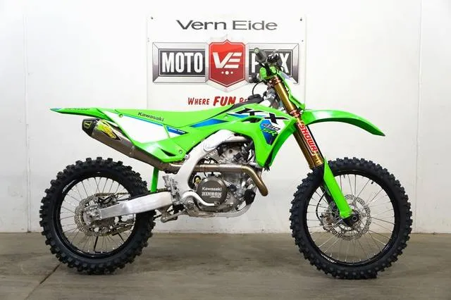 2026 Kawasaki KX™450SR — front three-quarter view