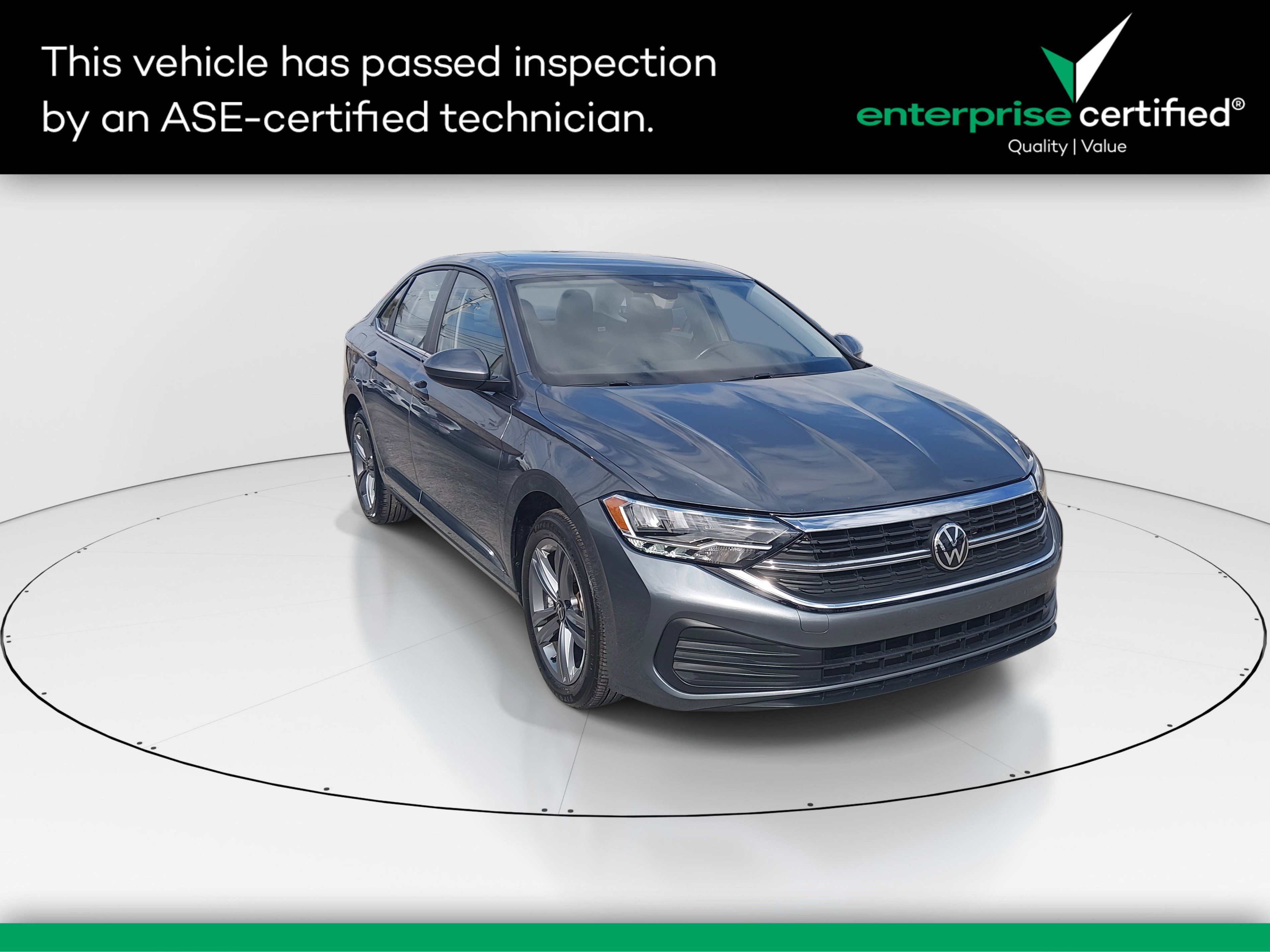 2024 Volkswagen Jetta SE Auto — front three-quarter view