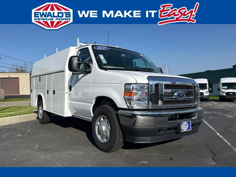 2025 Ford E-350SD Base Cutaway in Oxford White — front three-quarter view