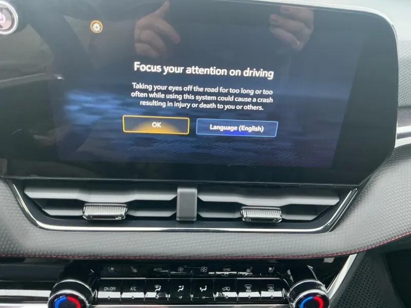 2026 Chevrolet Equinox — photo 12 view