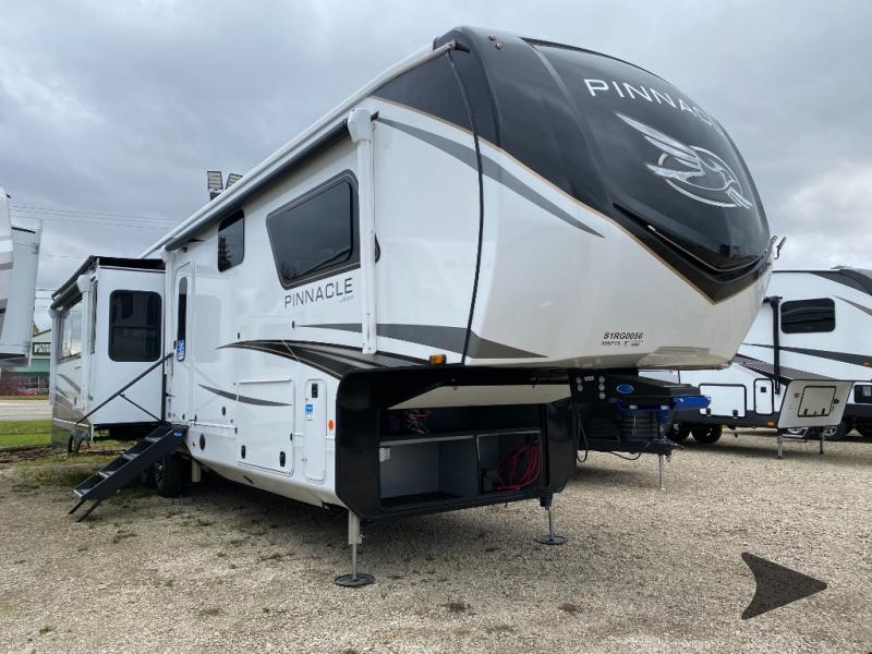 2026 Jayco Pinnacle — front three-quarter view