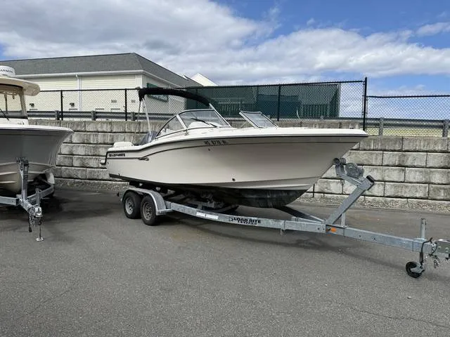 2019 Grady White 215 FREEDOM — front three-quarter view
