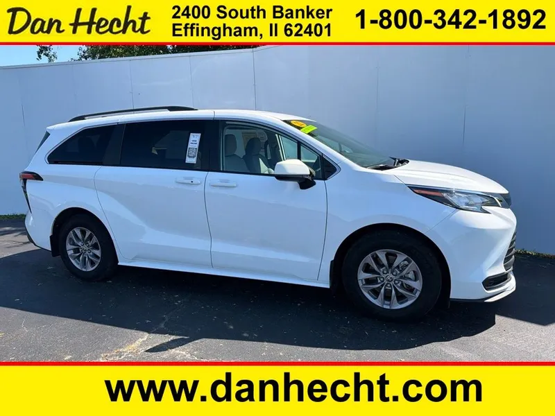 2022 Toyota Sienna LE 8 Passenger in White — front three-quarter view