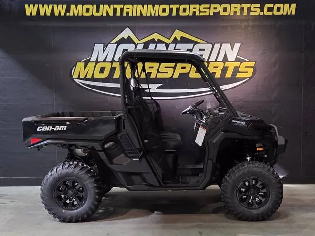 2026 Can-Am® Defender XT HD11 With 10.25 in.display