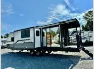 2025 Coachmen RV 283EPIC — front three-quarter view