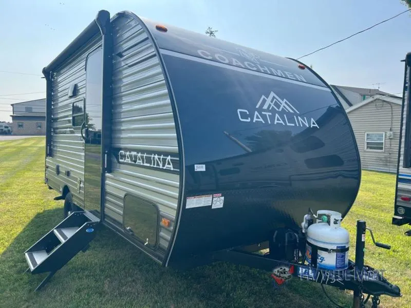 2026 Coachmen RV Catalina Summit Series 7 — front three-quarter view