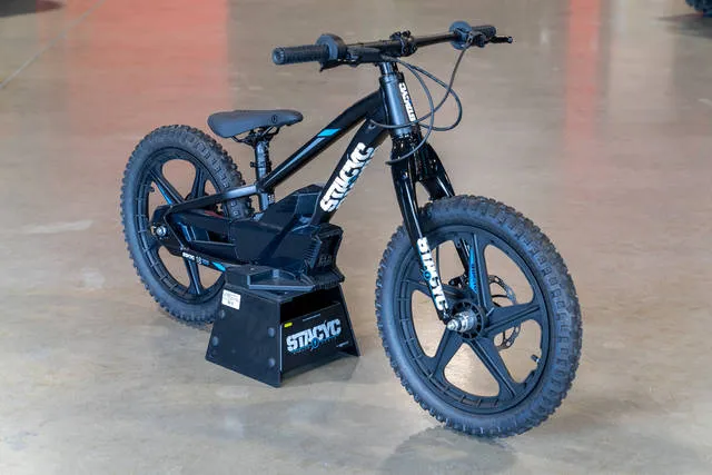 2022 Stacyc 18eDRIVE Launch Edition — front three-quarter view