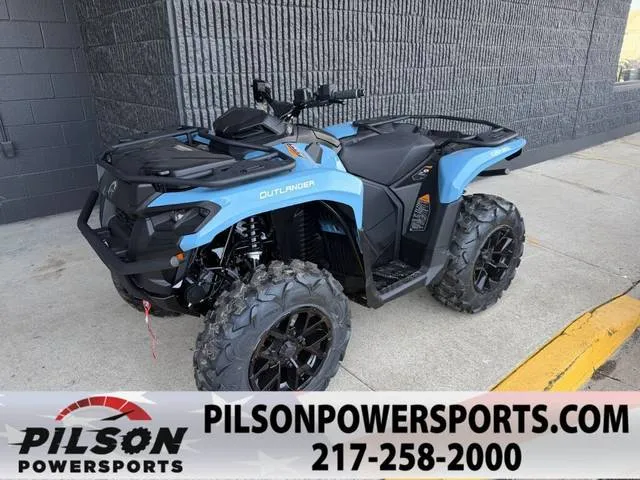 2026 Can-Am® Outlander XT 700 — front three-quarter view