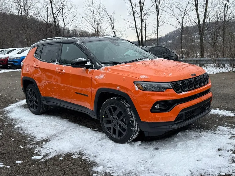 2026 Jeep Compass COMPASS LIMITED ALTITUDE 4X4 in Joose Exterior Paint — front three-quarter view