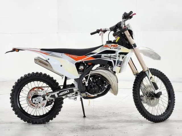 2021 Kayo KT 250 — front three-quarter view