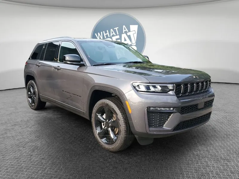 2026 Jeep Grand Cherokee GRAND CHEROKEE LIMITED 4X4 in Baltic Gray Metallic Clear-Coat Exterior Paint — front three-quarter view