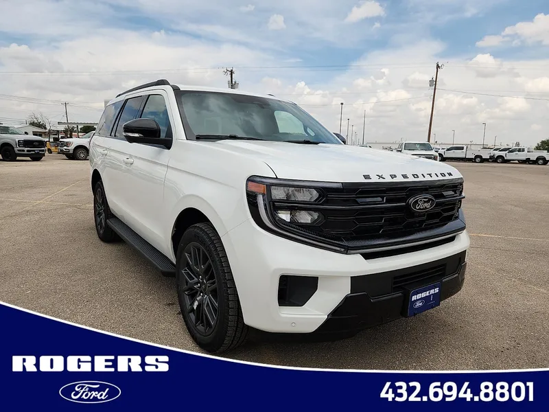 2026 Ford Expedition Platinum in Star White Metallic Tri-Coat — front three-quarter view