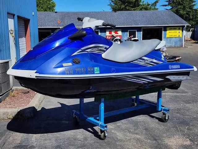 2011 Yamaha WaveRunner® VX Cruiser — front three-quarter view