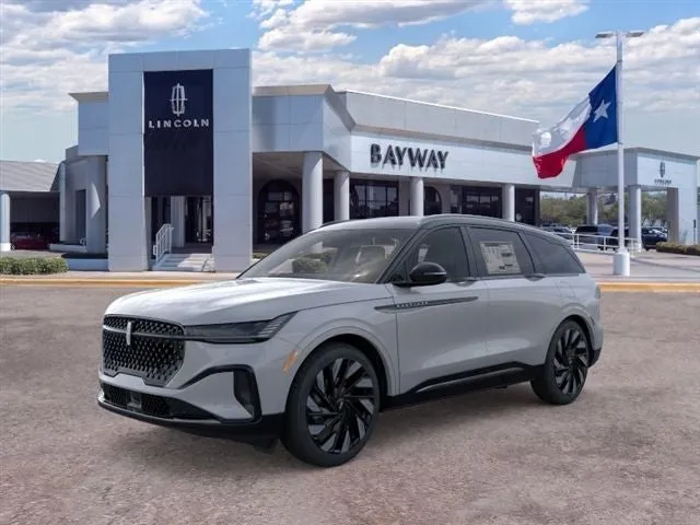 2026 Lincoln Nautilus Reserve in Gray Matter Metallic Clearcoat — front three-quarter view