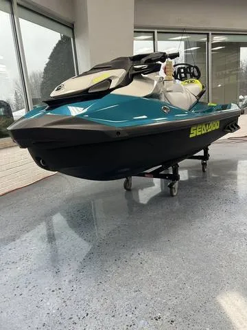 2026 Sea-Doo GTI SE 170-Teal Blue/ Manta Green — front three-quarter view