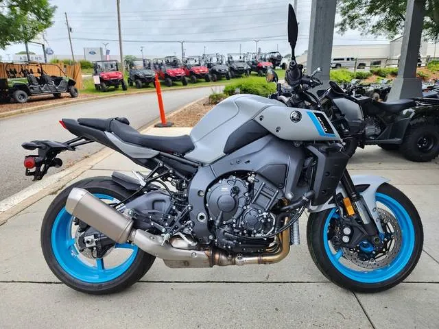 2025 Yamaha MT-10 — front three-quarter view
