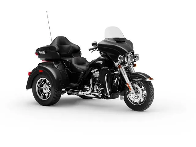 2019 Harley-Davidson® FLHTCUTG - Tri Glide® Ultra — front three-quarter view