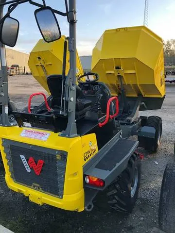 2023 Wacker Neuson DW30 — front three-quarter view