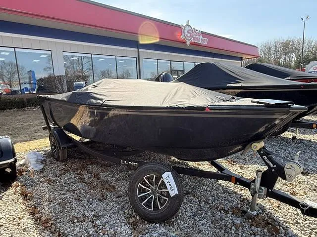 2026 Lund 1650 Rebel XL SS — front three-quarter view