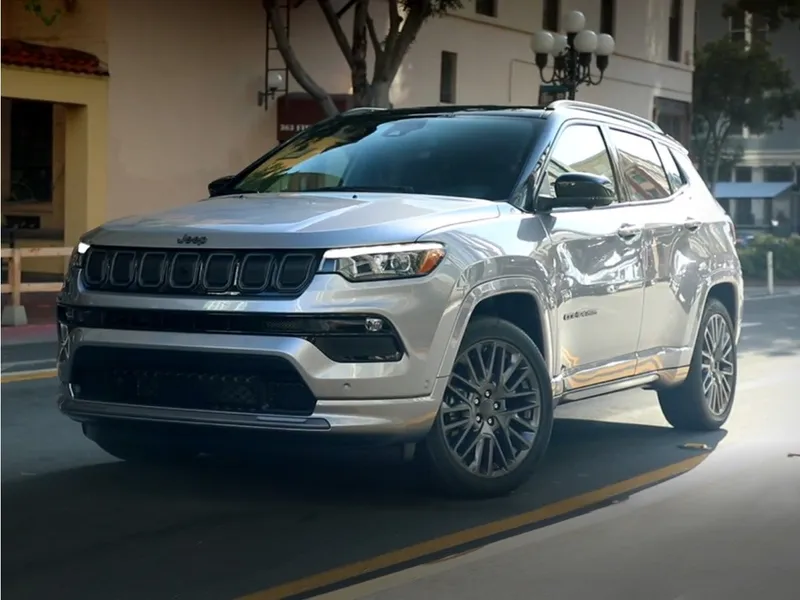 2022 Jeep Compass Limited 4x4 in Granite Crystal Metallic Clearcoat — front three-quarter view