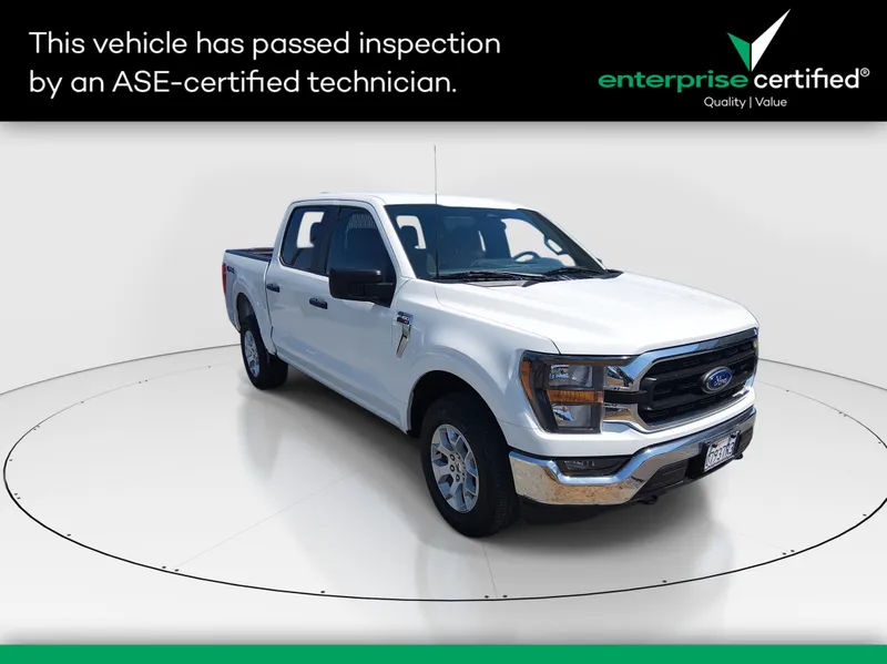 2023 Ford F-150 XLT 4WD SuperCrew 5.5' Box — front three-quarter view
