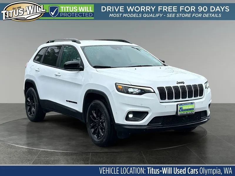 2023 Jeep Cherokee Altitude in Bright White Clearcoat — front three-quarter view